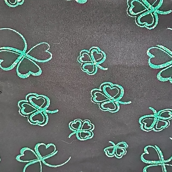 Multiple Scrubs Shirts Large - Picture 5 of 9